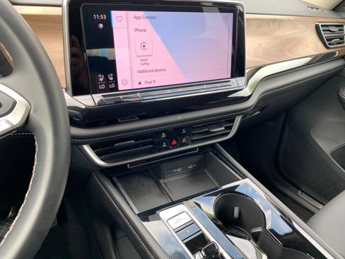 Used 2024 Volkswagen Atlas SE image 18