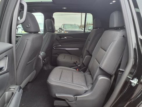 New 2025 Chevrolet Traverse LT w/ Sun and Wheel Package image 16