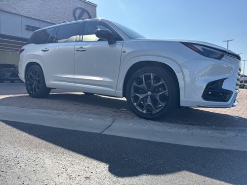 New 2026 Lexus TX 500h AWD w/ Technology Package image 22
