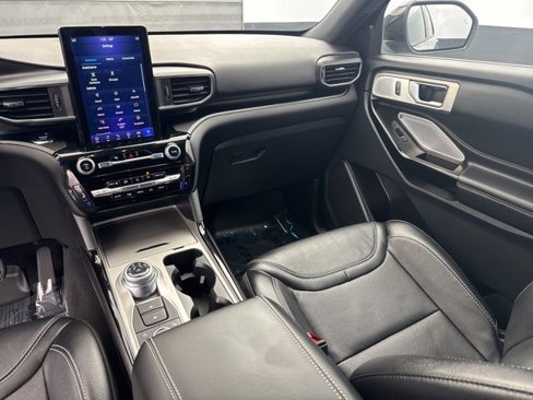 Used 2024 Ford Explorer ST w/ Technology Package image 10