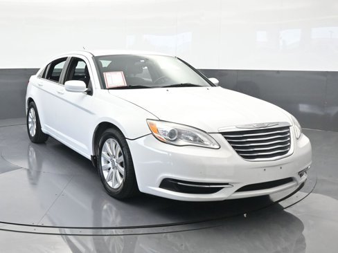 Used 2013 Chrysler 200 Touring image 9