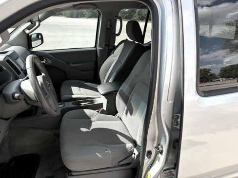 Used 2016 Nissan Frontier SV image 38