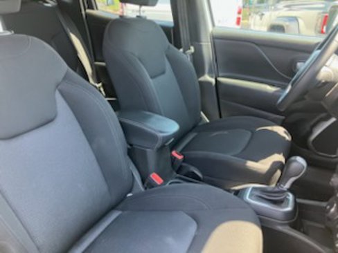 Used 2023 Jeep Renegade Latitude image 8