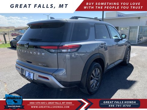 Used 2024 Nissan Pathfinder SV image 7