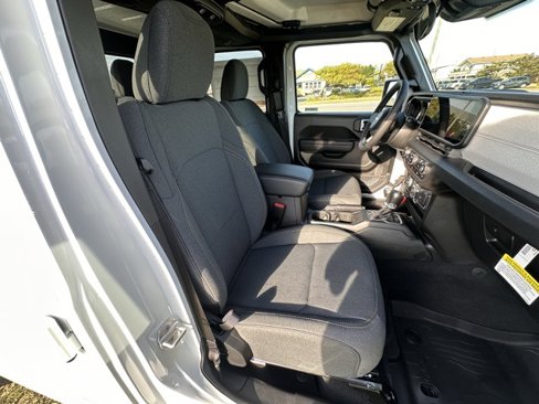 New 2025 Jeep Gladiator Sport image 12