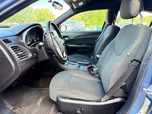 Used 2011 Chrysler 200 Touring image 23