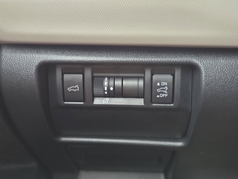 Certified 2025 Subaru Forester Limited image 11