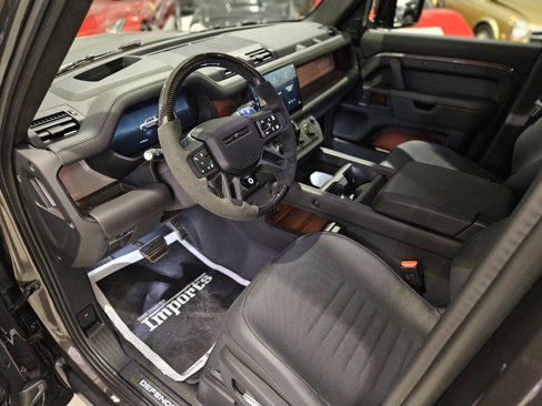 Used 2025 Land Rover Defender 110 image 12