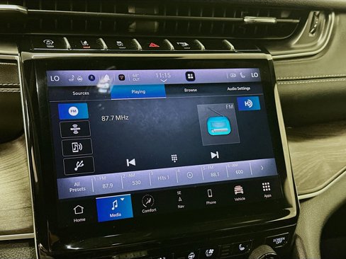 Used 2024 Jeep Grand Cherokee L Limited w/ Luxury Tech Group II image 21