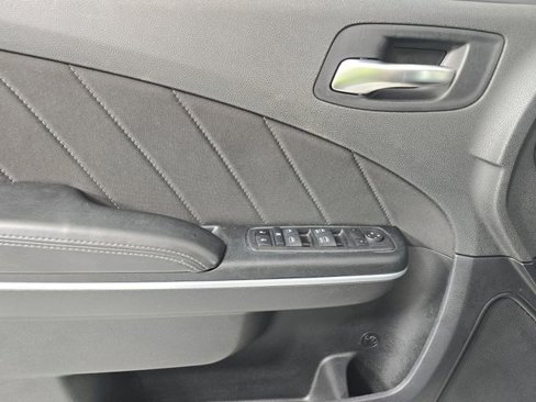 Used 2023 Dodge Charger SXT image 4
