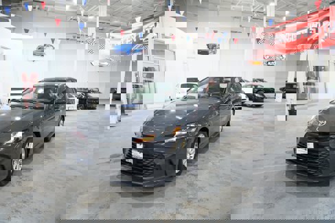 Used 2025 Toyota Camry LE image 4
