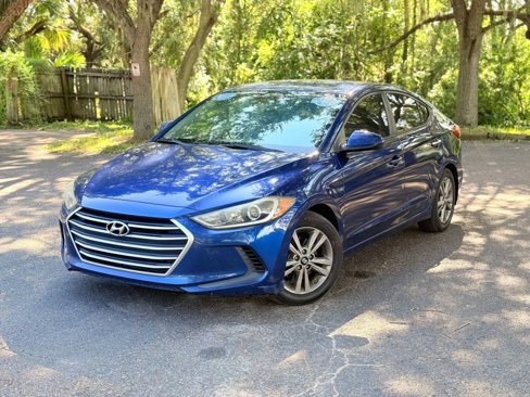 Used 2017 Hyundai Elantra SE image 1