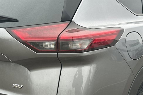 Used 2023 Nissan Rogue SV image 6