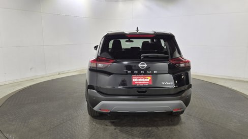 Used 2023 Nissan Rogue SV image 6
