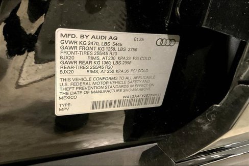Certified 2025 Audi Q5 2.0T Premium image 35