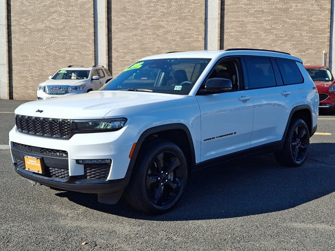 Certified 2023 Jeep Grand Cherokee L Limited w/ Black Appearance Package image 3