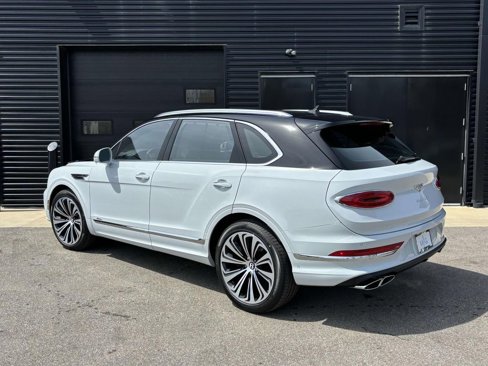 New 2025 Bentley Bentayga image 3