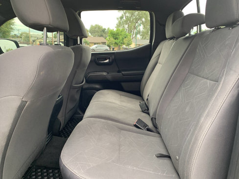 Used 2017 Toyota Tacoma TRD Sport image 14