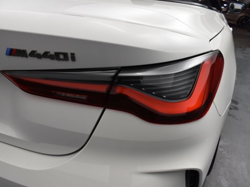 Used 2024 BMW M440i Convertible w/ Premium Package image 8