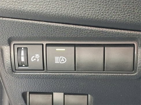 Used 2024 Toyota Corolla Cross XLE image 23