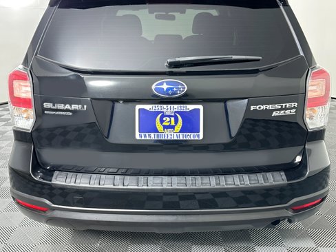 Used 2017 Subaru Forester 2.5i Premium image 11