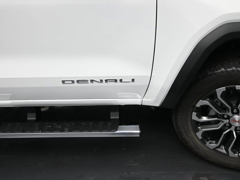 New 2026 GMC Canyon Denali image 6