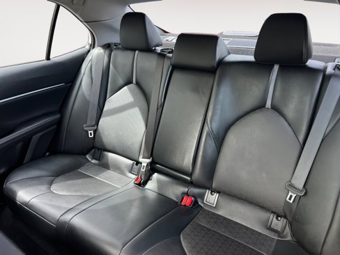 Used 2023 Toyota Camry XSE image 13