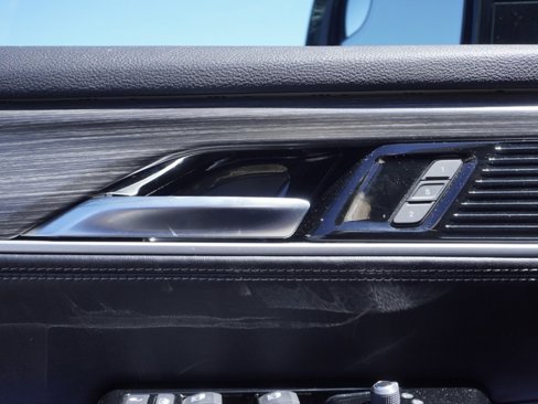 Used 2023 Jeep Wagoneer L Series II image 12