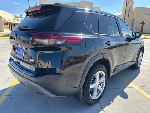 Used 2023 Nissan Rogue SV image 6