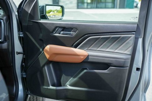 Used 2025 GMC Canyon AT4 image 16
