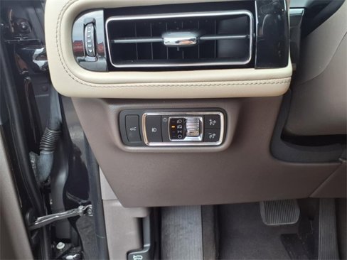 Used 2020 Lincoln Aviator Reserve w/ Equipment Group 202A image 22