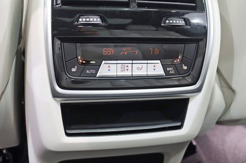 Used 2025 BMW X7 xDrive40i w/ M Sport Package image 30