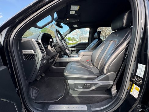 Used 2018 Ford F150 Platinum w/ Equipment Group 701A Luxury image 15