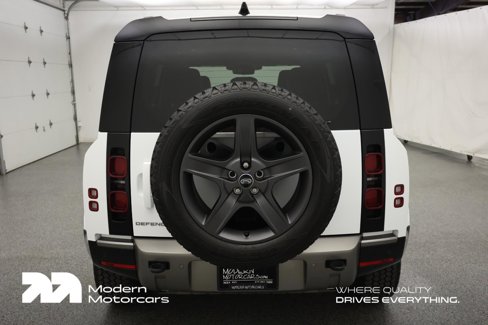 Used 2024 Land Rover Defender 110 X-Dynamic SE image 4