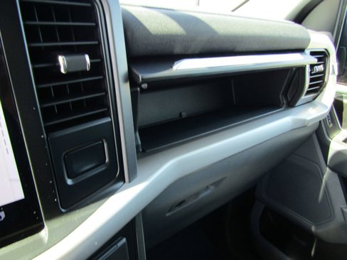 Used 2023 Ford F150 Lightning XLT image 29