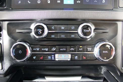 Used 2024 Ford F450 Platinum w/ FX4 Off-Road Package image 30