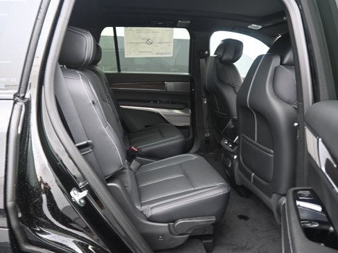 New 2026 Cadillac Vistiq Luxury image 12