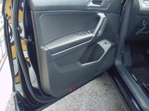 Used 2020 Volkswagen Tiguan SEL w/ 3rd Row Seat Package image 34