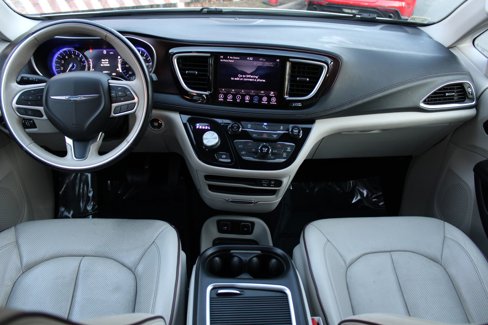 Used 2020 Chrysler Pacifica Limited image 10