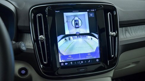 Certified 2025 Volvo XC40 B5 Plus w/ Climate Package image 24