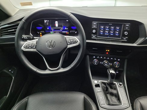 Used 2023 Volkswagen Jetta SE image 22
