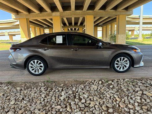 Used 2024 Toyota Camry LE image 2