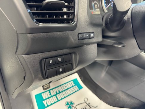 Used 2023 Nissan Leaf S image 13