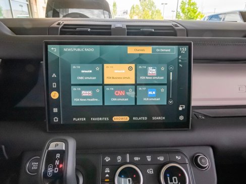 New 2025 Land Rover Defender 110 S image 19
