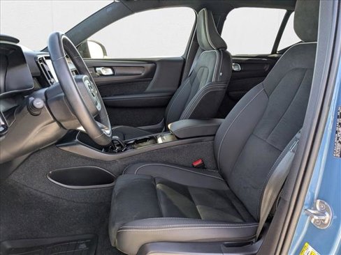Used 2023 Volvo XC40 Recharge Ultimate w/ Protection Package Premier image 13