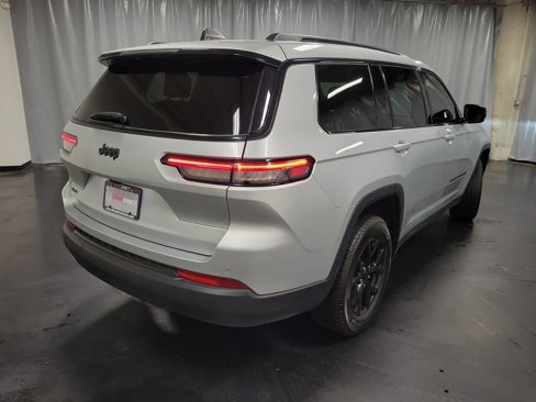 Used 2024 Jeep Grand Cherokee L Laredo image 8