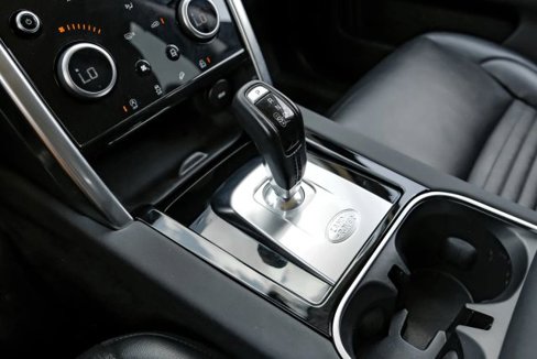 Used 2020 Land Rover Discovery Sport SE image 29