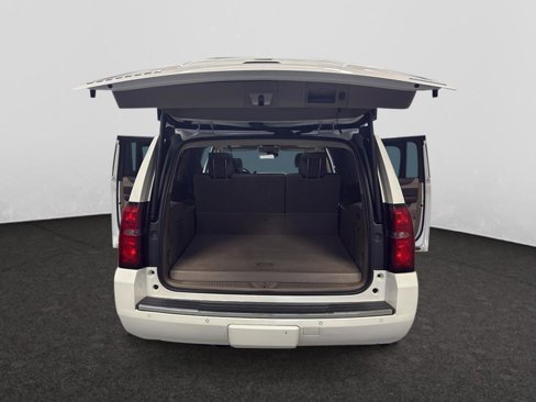 Used 2016 Chevrolet Suburban LTZ image 12