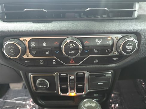 Used 2025 Jeep Wrangler Sport S image 12