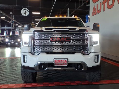 Used 2022 GMC Sierra 2500 Denali image 2